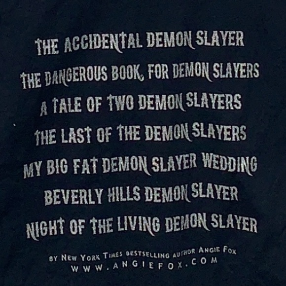 V-Neck “Kiss My Asphalt” T-Shirt - Picture 5 of 7